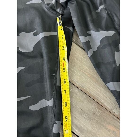 Athleta Dark Camo Contender Tights Size Small - Picture 11 of 13